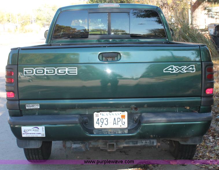 image for item I4700 2001 Dodge Ram 1500 Sport Quad Cab pickup truck