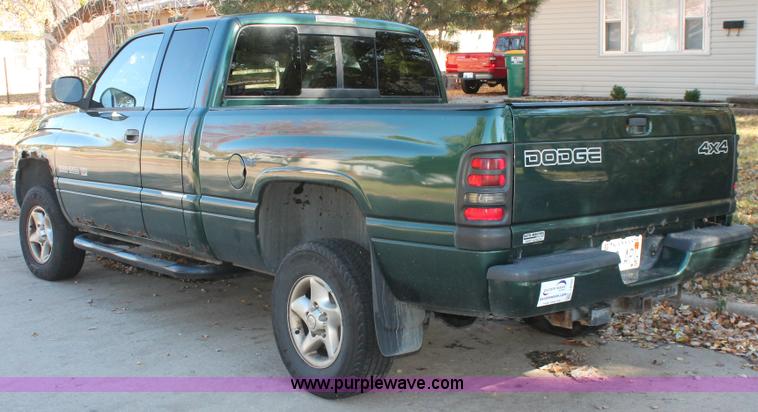 image for item I4700 2001 Dodge Ram 1500 Sport Quad Cab pickup truck