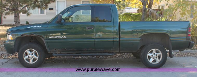 image for item I4700 2001 Dodge Ram 1500 Sport Quad Cab pickup truck