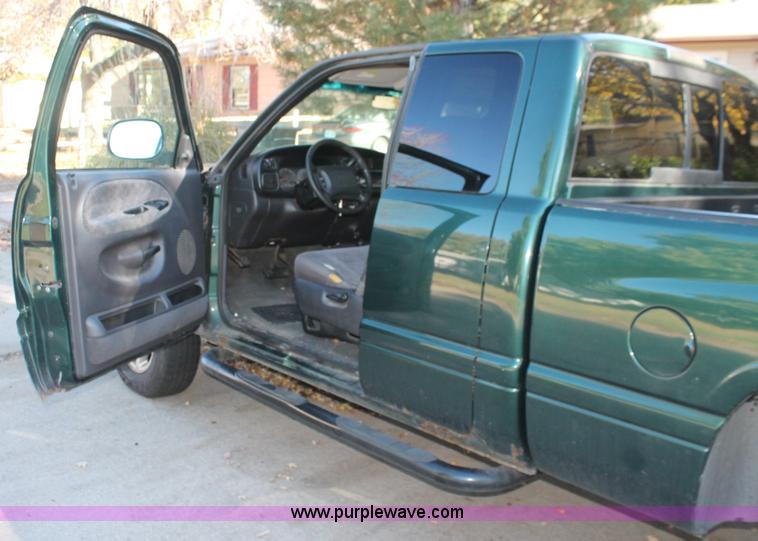 image for item I4700 2001 Dodge Ram 1500 Sport Quad Cab pickup truck