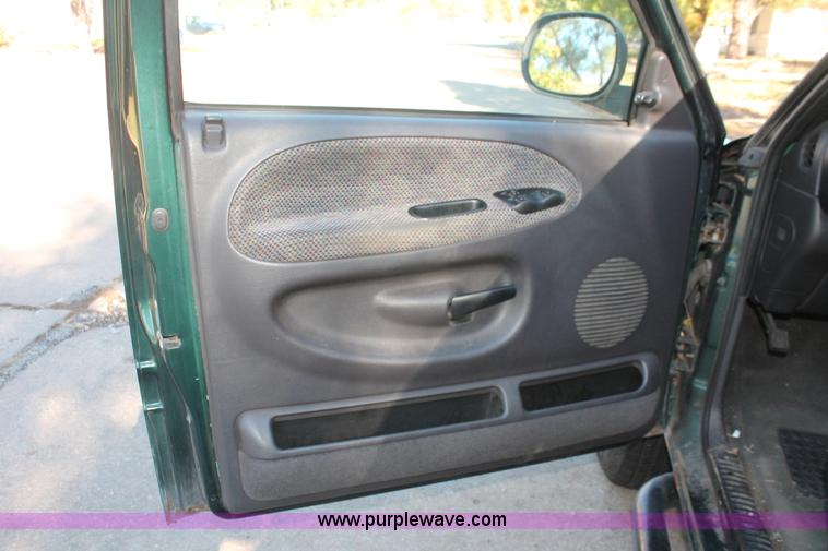 image for item I4700 2001 Dodge Ram 1500 Sport Quad Cab pickup truck