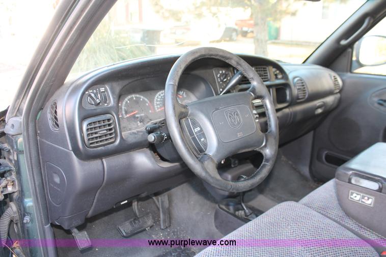 image for item I4700 2001 Dodge Ram 1500 Sport Quad Cab pickup truck