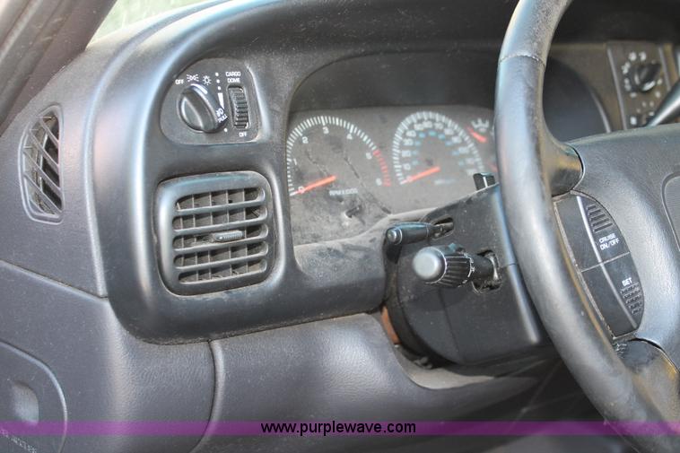 image for item I4700 2001 Dodge Ram 1500 Sport Quad Cab pickup truck