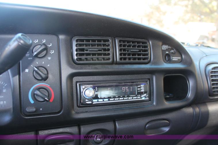 image for item I4700 2001 Dodge Ram 1500 Sport Quad Cab pickup truck