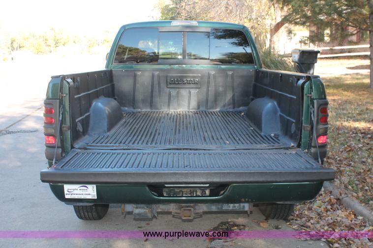 image for item I4700 2001 Dodge Ram 1500 Sport Quad Cab pickup truck