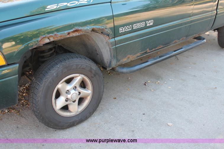 image for item I4700 2001 Dodge Ram 1500 Sport Quad Cab pickup truck