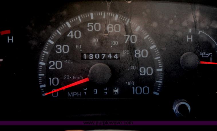 image for item I7805 1997 Ford F150 XL pickup truck