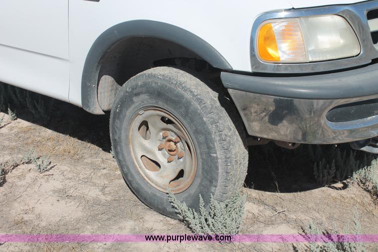 image for item I7805 1997 Ford F150 XL pickup truck