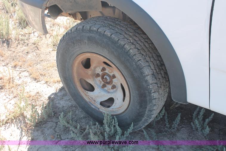 image for item I7805 1997 Ford F150 XL pickup truck