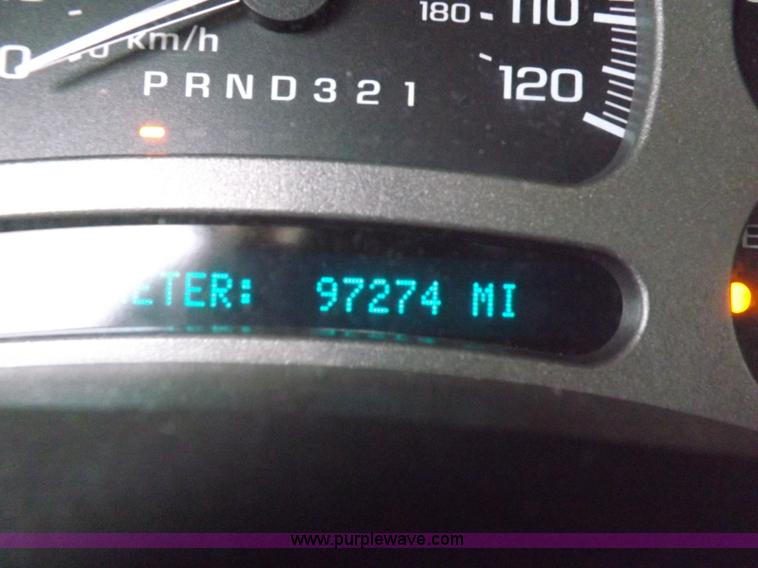 image for item I8257 2006 GMC Yukon Denali SUV