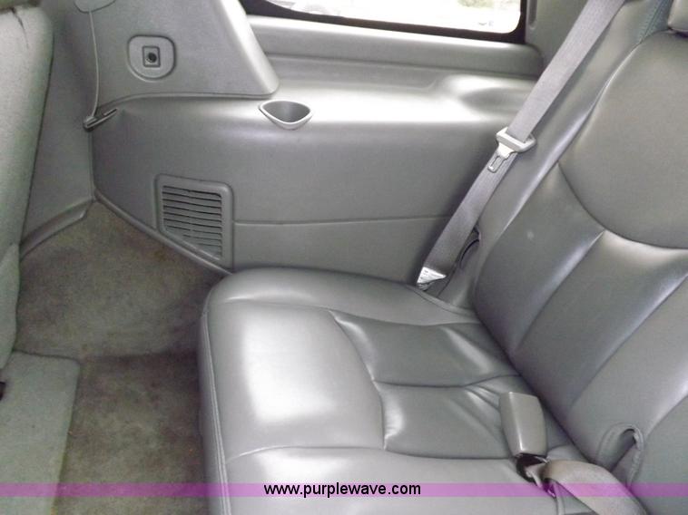 image for item I8257 2006 GMC Yukon Denali SUV