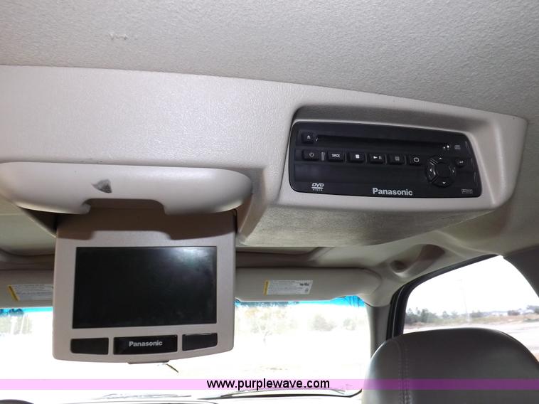 image for item I8257 2006 GMC Yukon Denali SUV