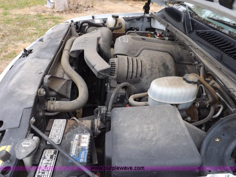 image for item I8257 2006 GMC Yukon Denali SUV