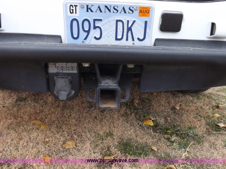 image for item I8257 2006 GMC Yukon Denali SUV