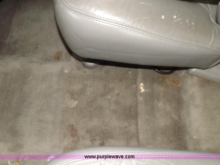 image for item I8257 2006 GMC Yukon Denali SUV