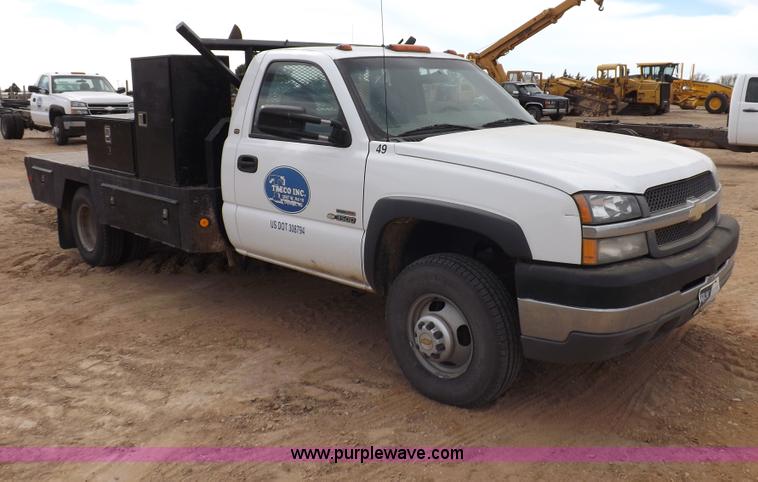 image for item I8334 2004 Chevrolet Silverado 3500 utility pickup truck