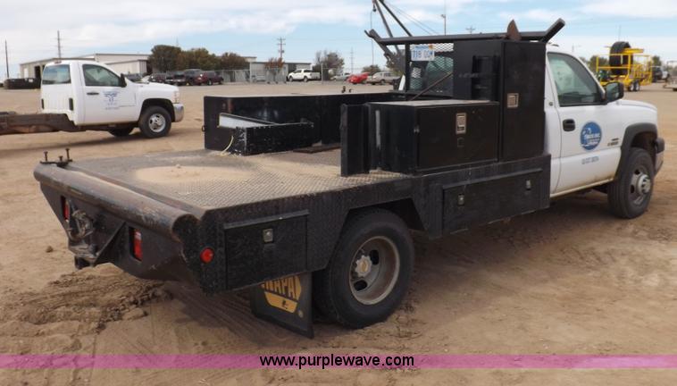 image for item I8334 2004 Chevrolet Silverado 3500 utility pickup truck