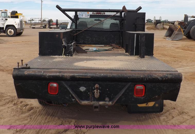 image for item I8334 2004 Chevrolet Silverado 3500 utility pickup truck