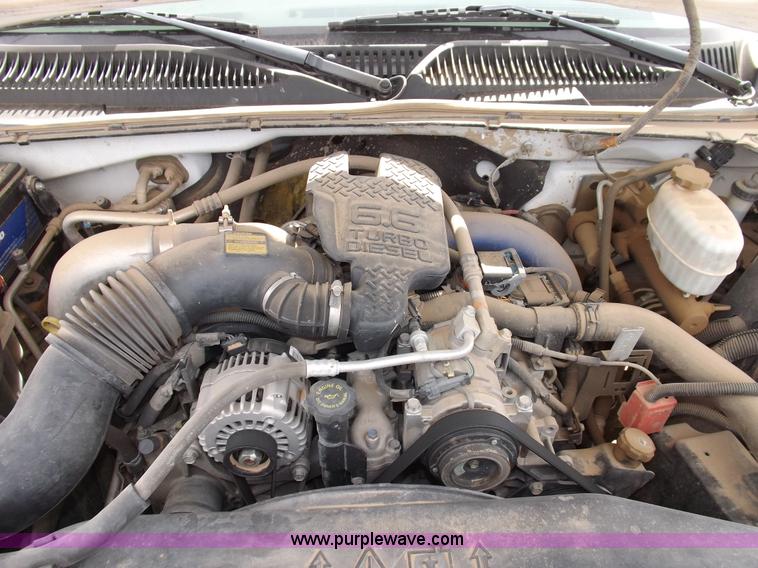 image for item I8334 2004 Chevrolet Silverado 3500 utility pickup truck