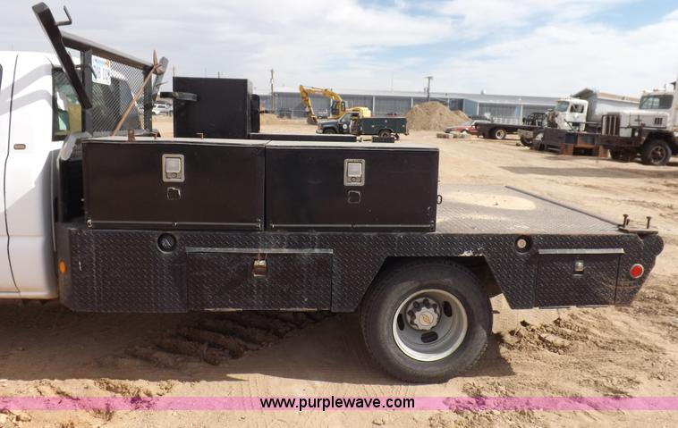 image for item I8334 2004 Chevrolet Silverado 3500 utility pickup truck