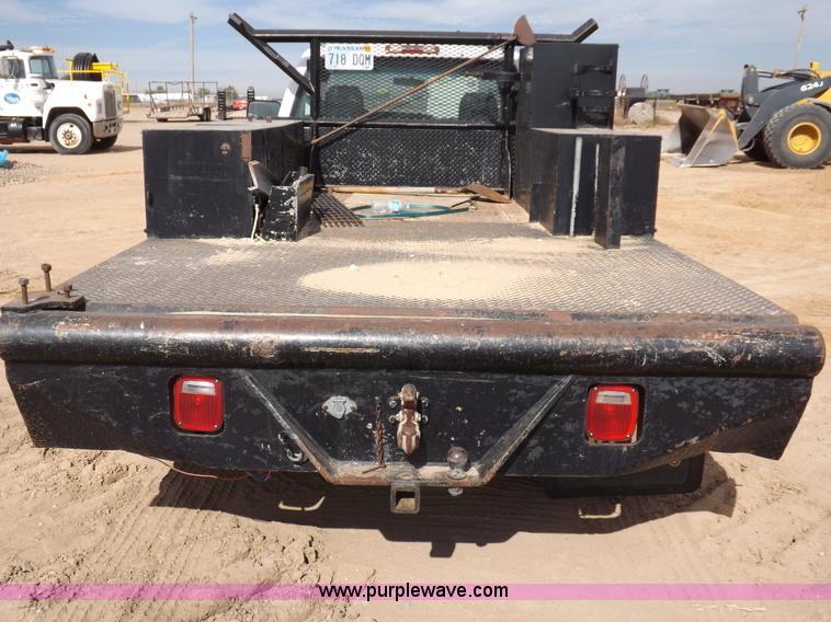 image for item I8334 2004 Chevrolet Silverado 3500 utility pickup truck