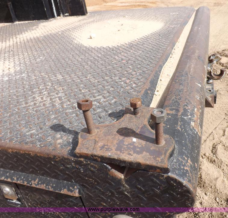 image for item I8334 2004 Chevrolet Silverado 3500 utility pickup truck