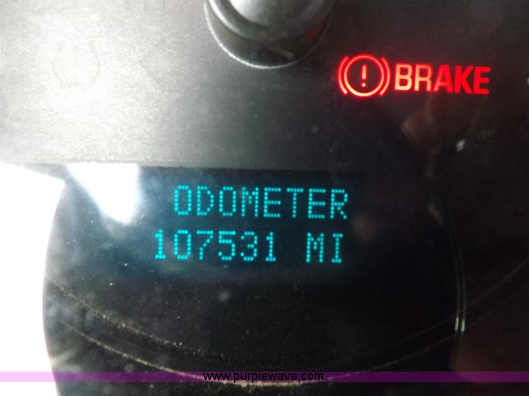 image for item I8335 2008 Chevrolet Silverado 3500HD pickup truck cab and chassis