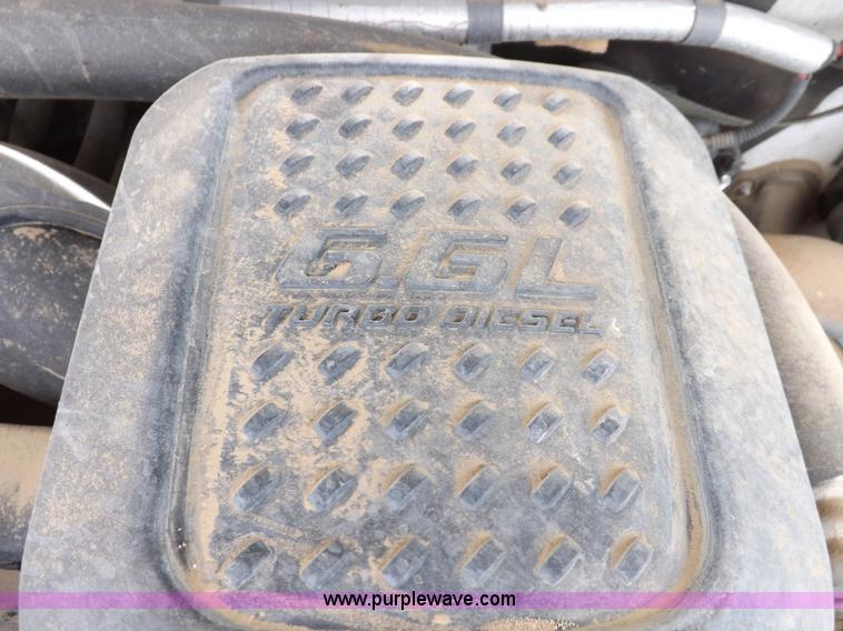 image for item I8335 2008 Chevrolet Silverado 3500HD pickup truck cab and chassis