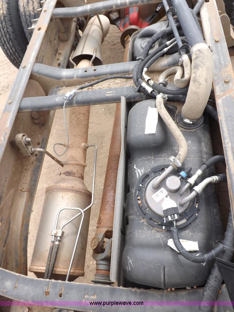 image for item I8335 2008 Chevrolet Silverado 3500HD pickup truck cab and chassis