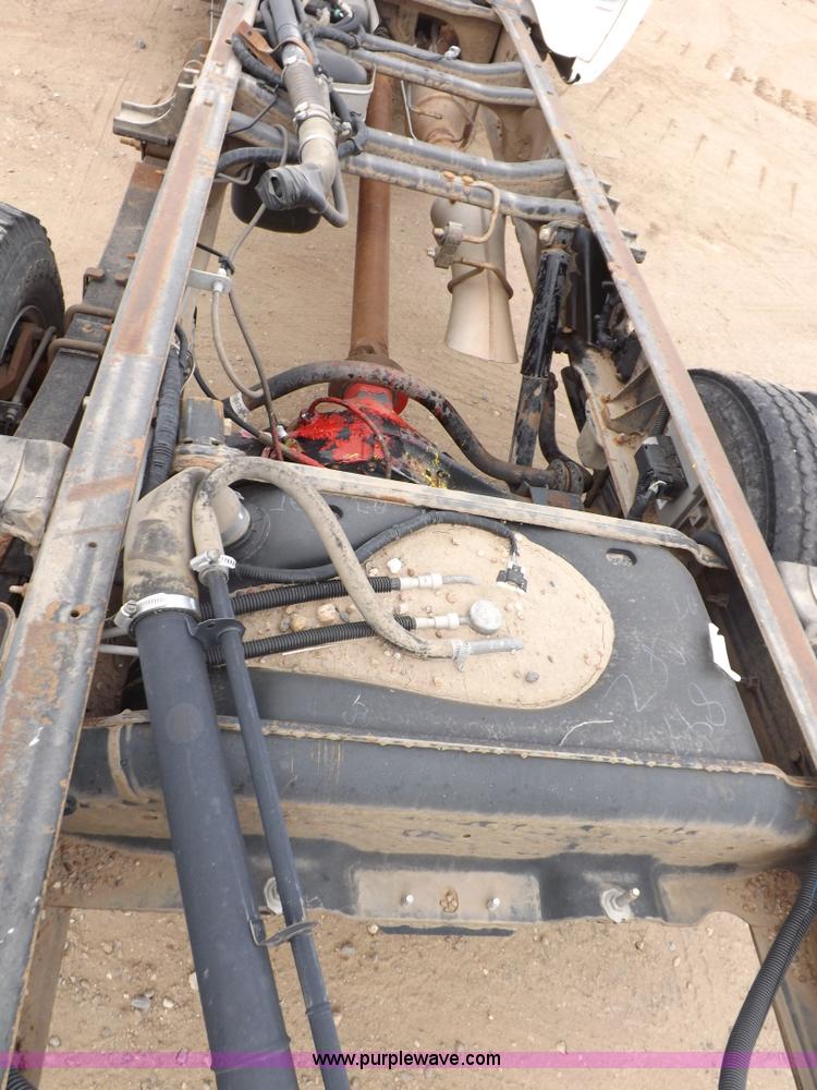 image for item I8335 2008 Chevrolet Silverado 3500HD pickup truck cab and chassis