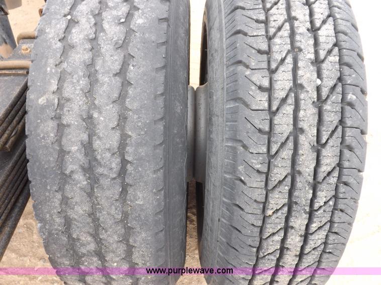 image for item I8335 2008 Chevrolet Silverado 3500HD pickup truck cab and chassis