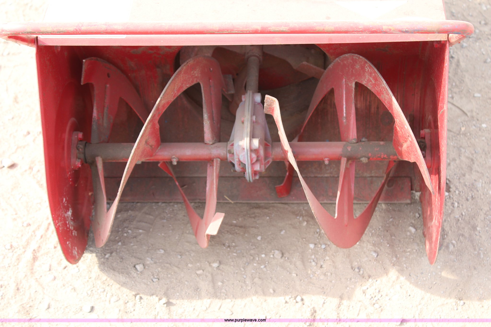 Snapper I422 snow blower in Lawrence, KS Item AU9255 sold Purple Wave
