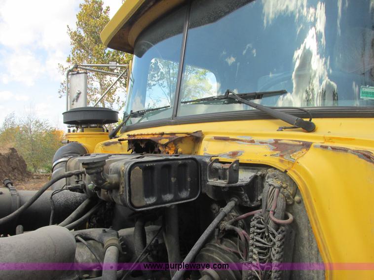 image for item AN9146 1994 Mack RD690S dump truck