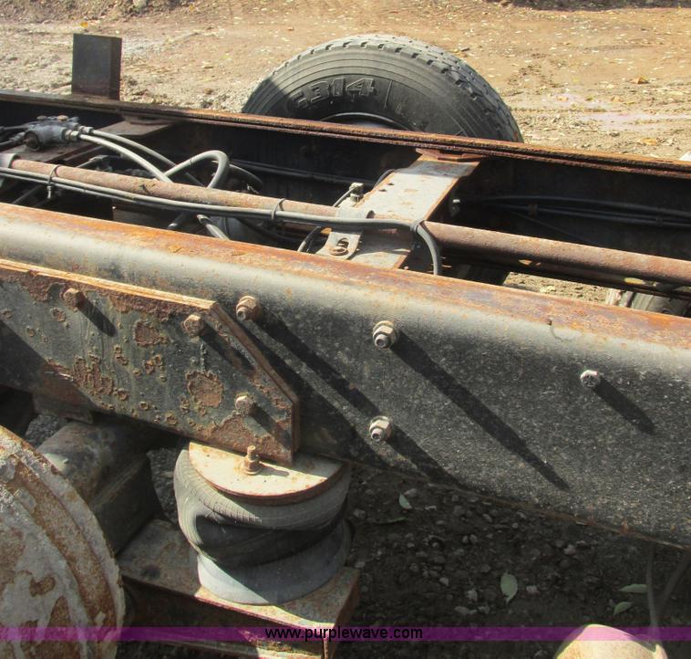 image for item AN9146 1994 Mack RD690S dump truck