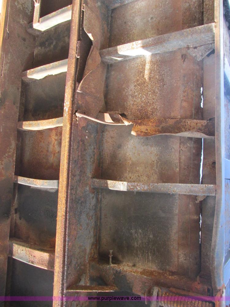 image for item AN9146 1994 Mack RD690S dump truck