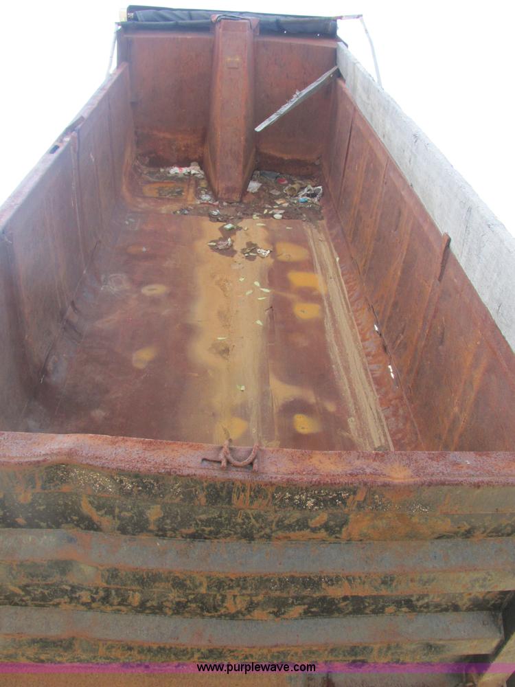 image for item AN9146 1994 Mack RD690S dump truck