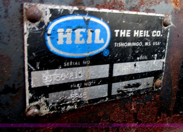 image for item AN9146 1994 Mack RD690S dump truck