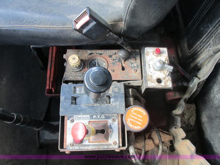 image for item AN9146 1994 Mack RD690S dump truck