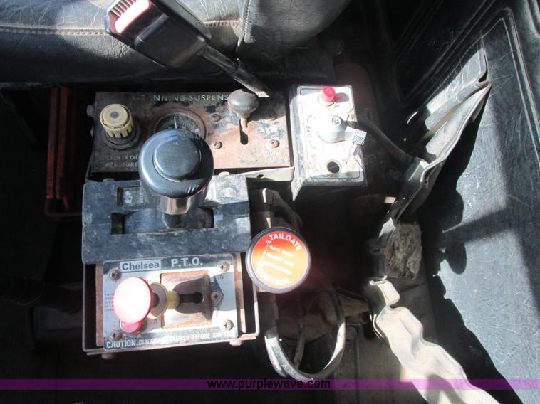 image for item AN9146 1994 Mack RD690S dump truck