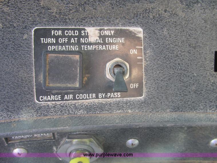 image for item AN9146 1994 Mack RD690S dump truck