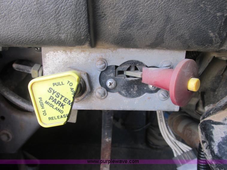 image for item AN9146 1994 Mack RD690S dump truck