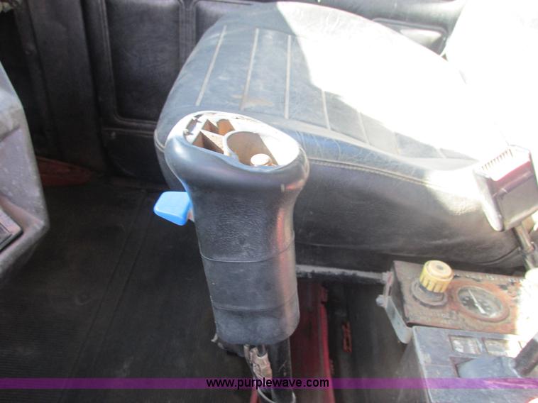 image for item AN9146 1994 Mack RD690S dump truck