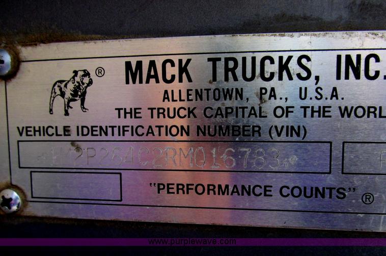 image for item AN9146 1994 Mack RD690S dump truck