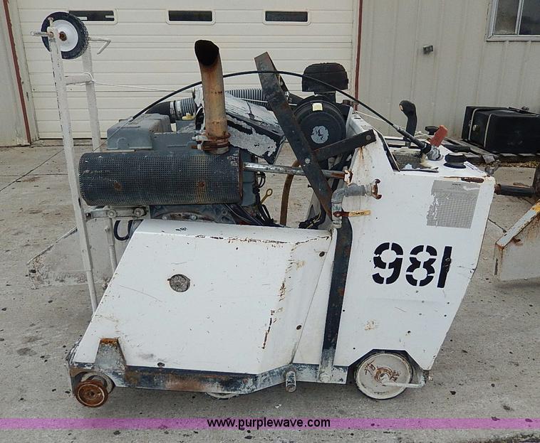 image for item AP9924 Diamond Core concrete saw