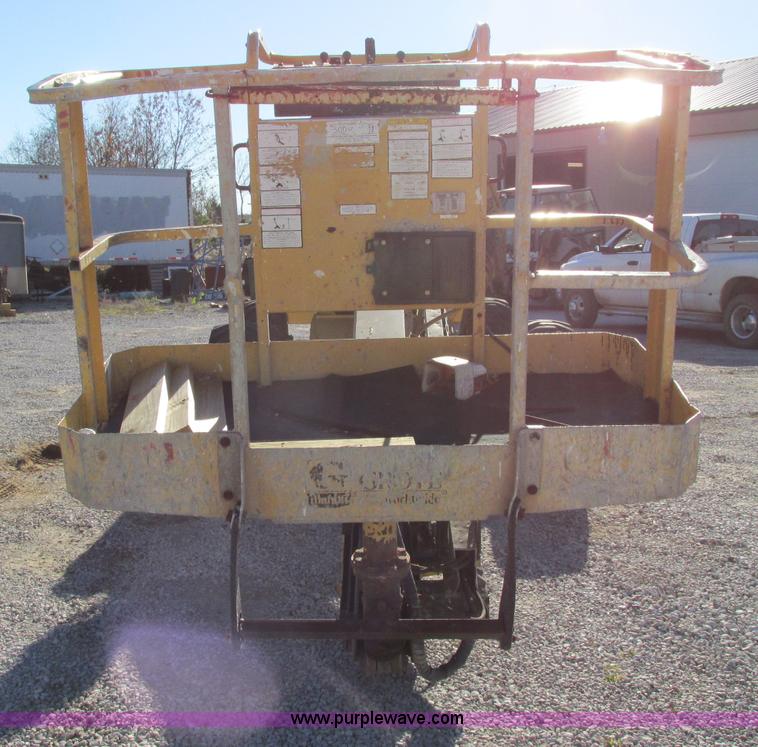 image for item F5376 Grove MZ66B boom lift
