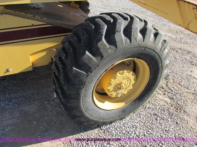 image for item F5376 Grove MZ66B boom lift