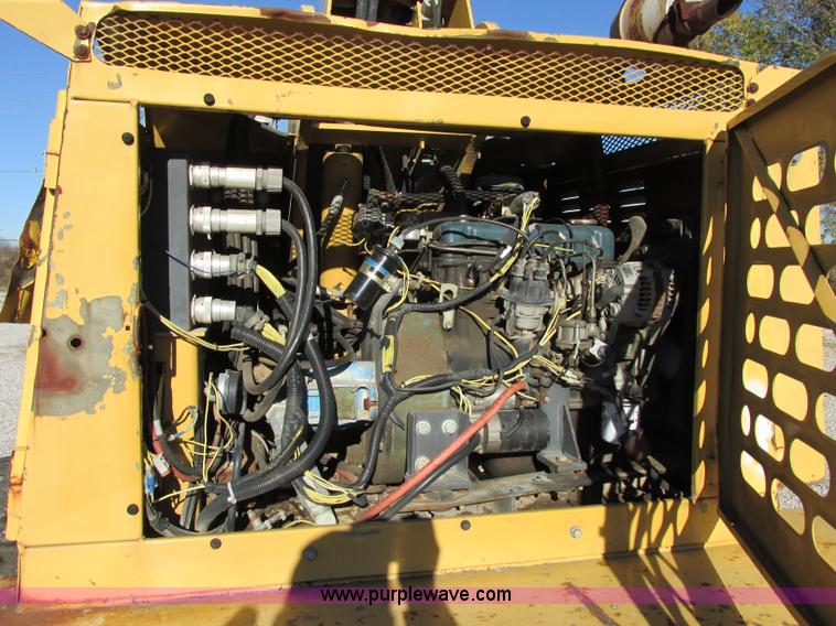 image for item F5376 Grove MZ66B boom lift