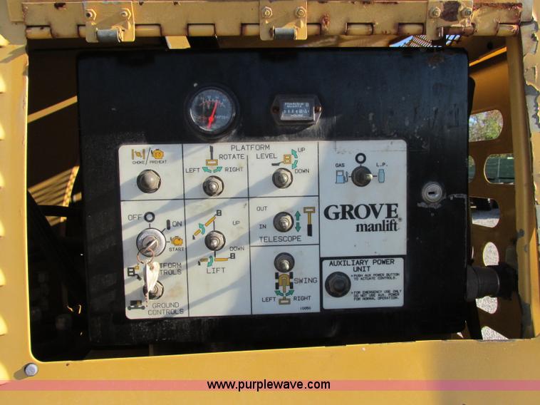 image for item F5376 Grove MZ66B boom lift