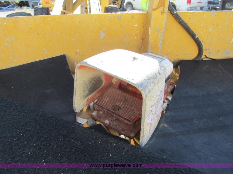 image for item F5376 Grove MZ66B boom lift