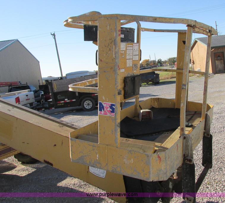 image for item F5376 Grove MZ66B boom lift